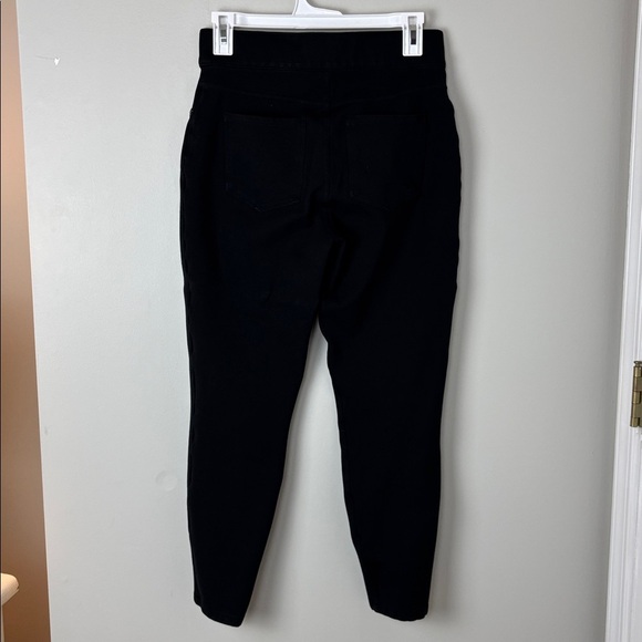 SPANX Classic Black Leggings with Faux Front Pockets - Size M - Picture 5 of 8